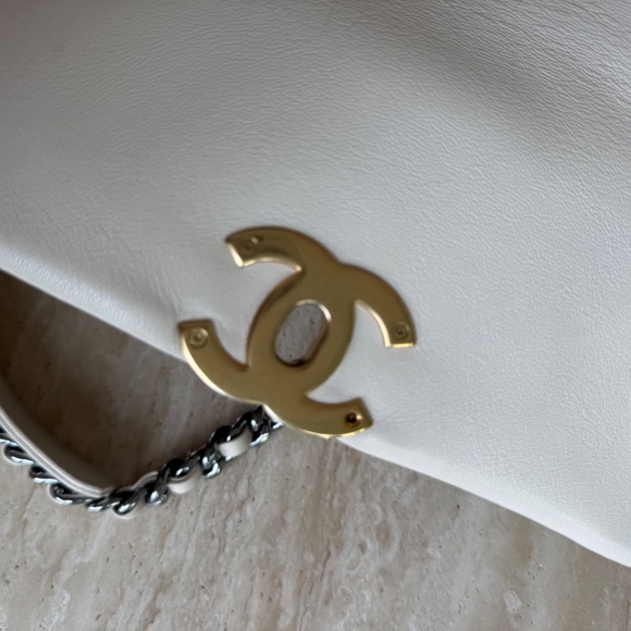 Chanel Medium 19 Flap Bag - Picture 9 of 11